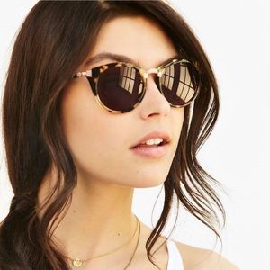 WILDFOX COUTURE BROWN TORTOISE SHELL SUNGLASSES